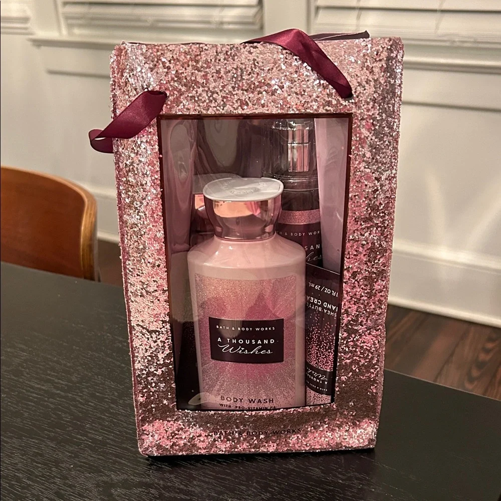 NWT! Bath & Body Works Pink Glitter Gift Set - Picture 1 of 4
